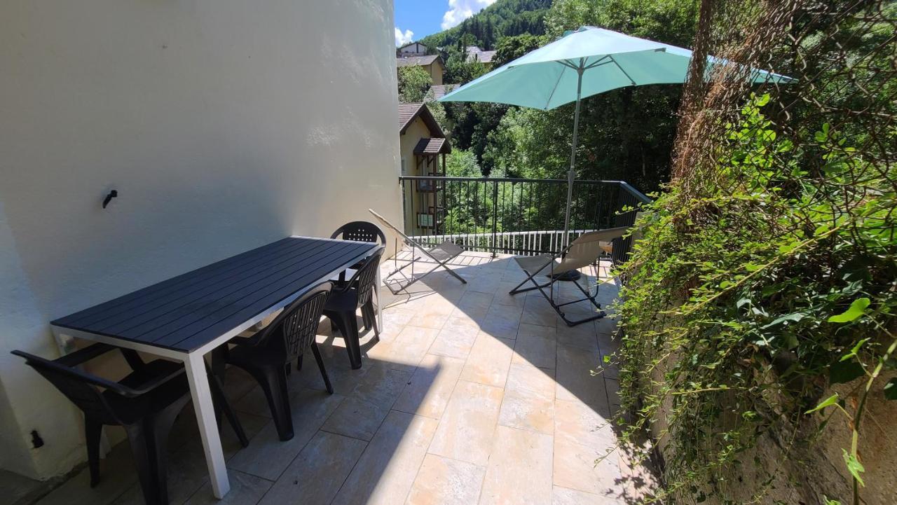 Joli Appartement Renove Avec Terrasse Brides-les-Bains Dış mekan fotoğraf